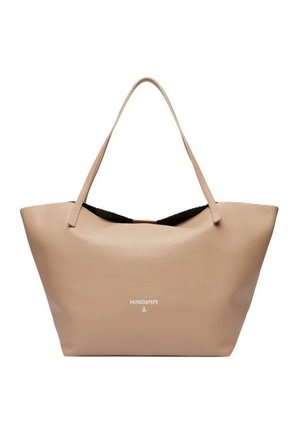 Borsa a mano in pelle beige con due spallacci, apertura superiore ampia e piccolo logo bianco Patrizia Pepe al centro frontale.