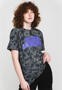 Paradiso Clothing BLACK SABBATH CLASSIC BAND LOGO DIP DYE - Print T-shirt - black