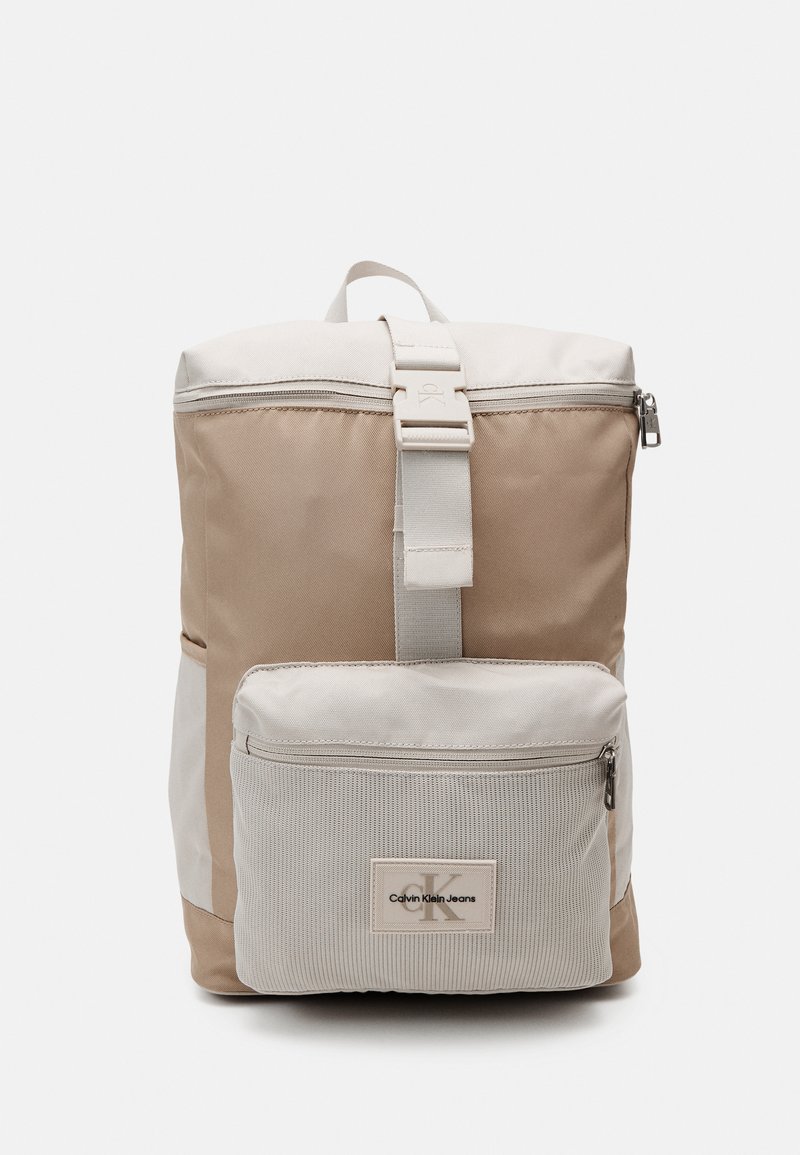 Calvin Klein Jeans SPORT ESSENTIALS SLIM UNISEX Rucksack travertine