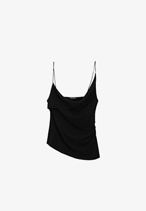 Schwarzes Top mit dünnen verstellbaren Trägern, das eine drapierte Vorderseite und eine geraffte Seitenpartie aufweist, aus leichtem Stoff gefertigt.