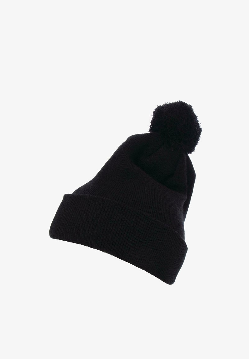 Bonnet en tricot noir avec un revers côtelé et un pompon moelleux sur le dessus. Le bonnet a une texture douce et une forme ajustée.