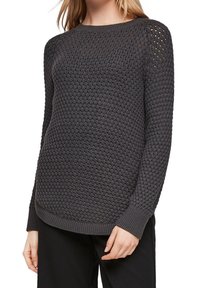 QS Sweter