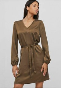 VILA MIT LANGEN ÄRMELN TAILLENGÜRTEL - Jurk - crocodile