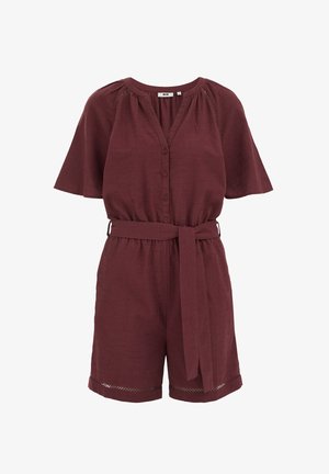 Kurzärmliger, kastanienbrauner Einteiler mit Knopfleiste vorne, Stoffgürtel in der Taille und feiner Spitzenverzierung an den Ärmelnähten und am Saum der Shorts.