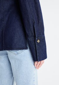 Vero Moda VMTINLEY  - Camicia - dark blue denim