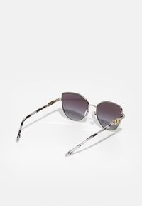 Michael Kors CATALONIA - Solbriller - shiny silver-coloured/navy gradient