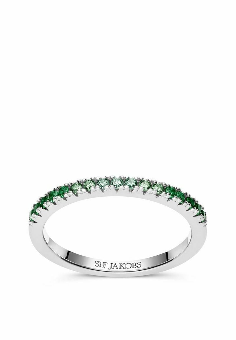 Grön ädelstensring med en slät silverring, som har flera gröna stenar som är inställda i en klolösning runt omkretsen.