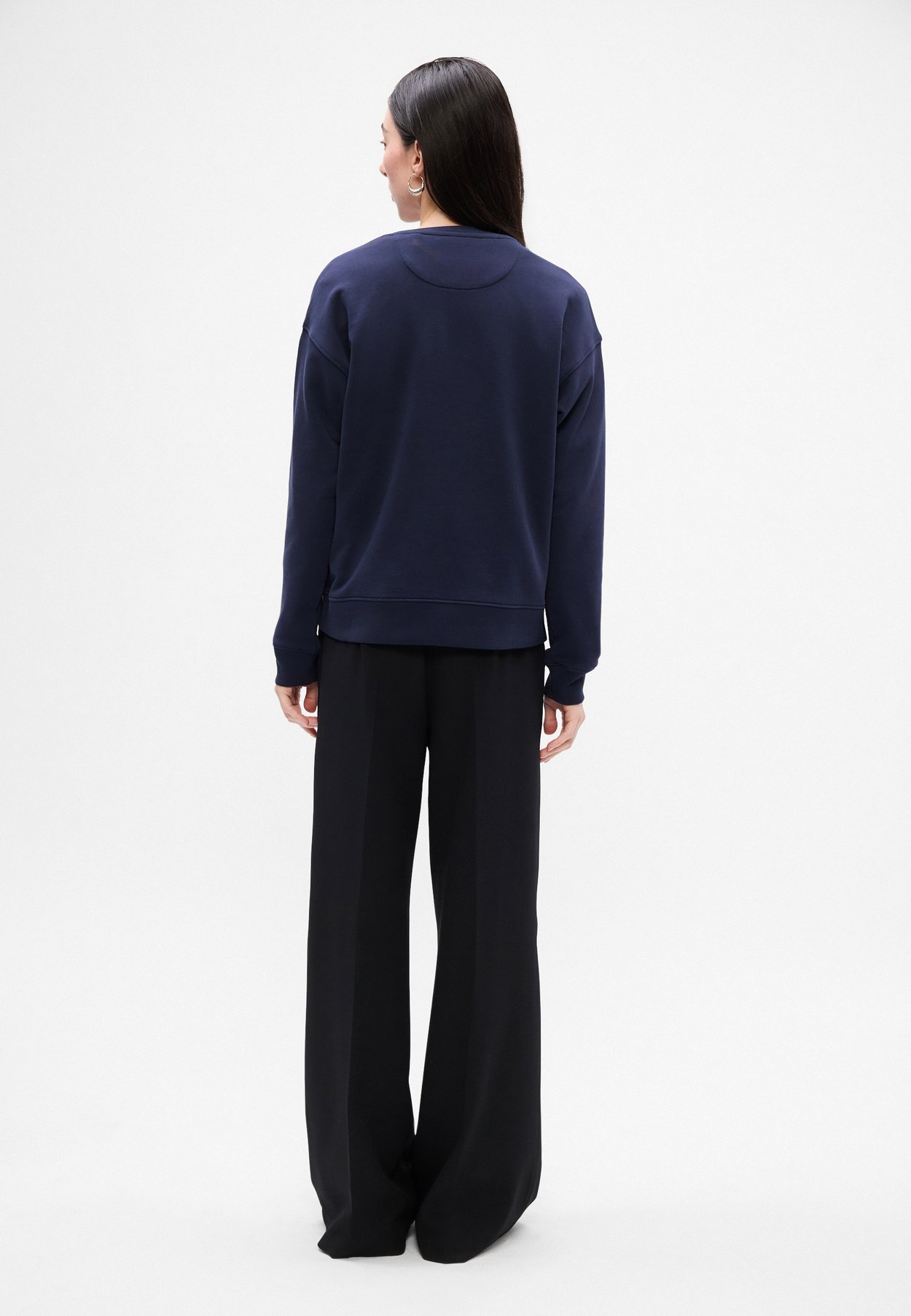 CREST C NECK