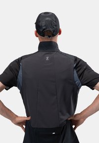 On Cappellino - black