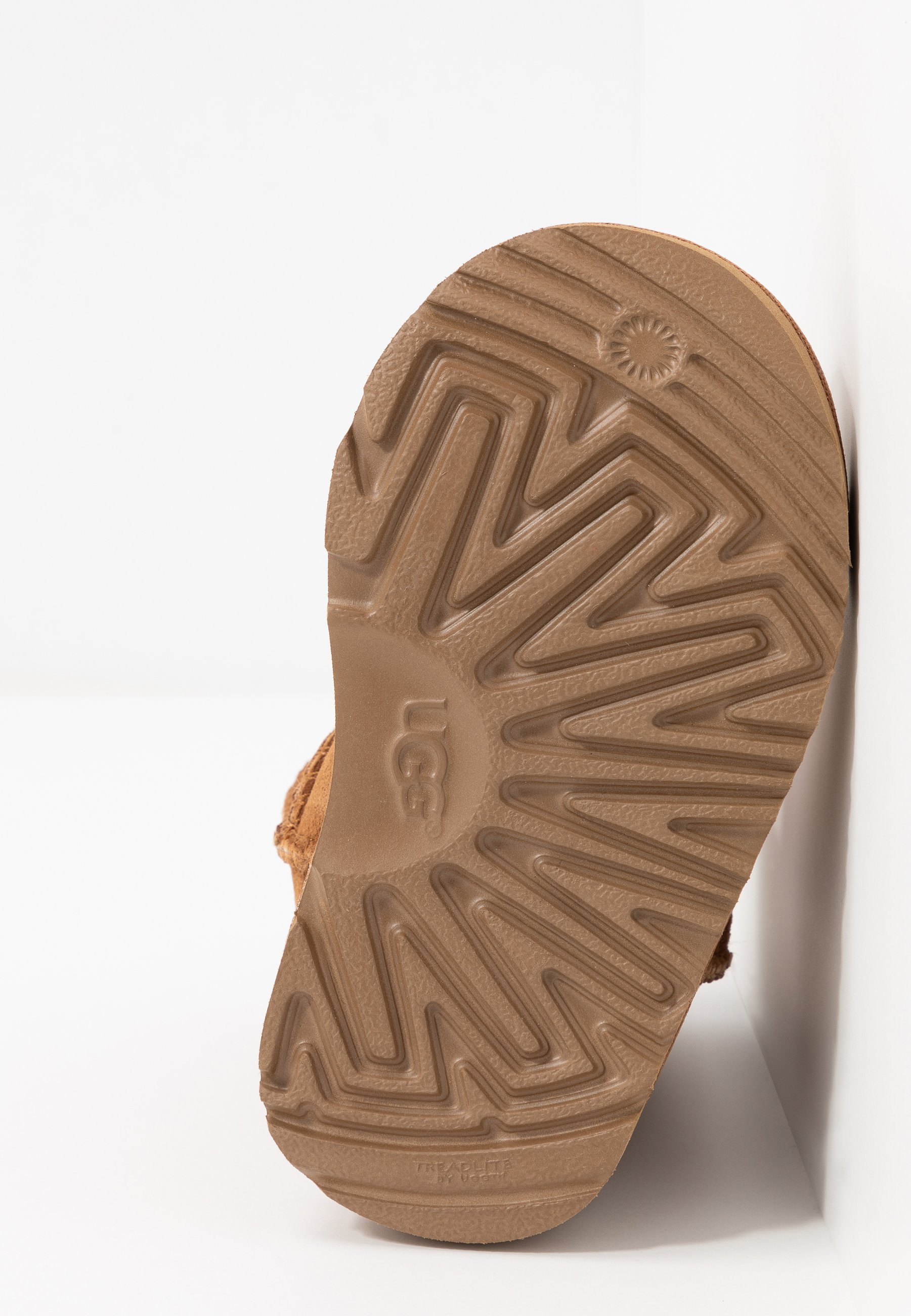 UGG CLASSIC II - Botas para la nieve - chestnut/tostado - Zalando.es