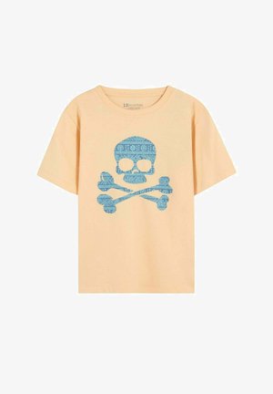 Camiseta de algodón beige de manga corta con un diseño azul de calavera y huesos cruzados en el centro del frente.