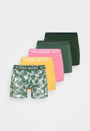 Päť párov boxeriek: zelené s listovým vzorom, tmavozelené bez vzoru, ružové, žlté, všetky s elastickým pásom značky BJÖRN BORG.