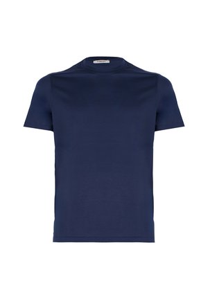 T-shirt blu navy a maniche corte, collo rotondo, realizzato in tessuto liscio, presenta un design semplice e aderente, privo di loghi o fantasie visibili.
