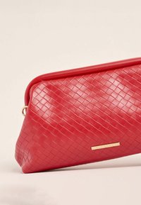 Lipsy WEAVE POUCH - Geantă plic - red
