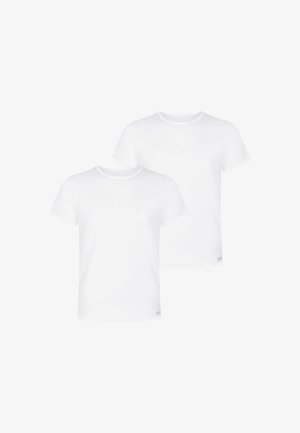 Twee witte katoenen T-shirts met een klassieke ronde hals, korte mouwen en een losse pasvorm; subtiele merklogo nabij de zoom.