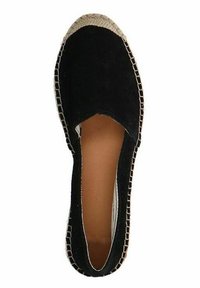 Espadrille noire avec une tige en suède doux, un bout arrondi et une semelle en jute tissée avec une bordure décorative cousue.
