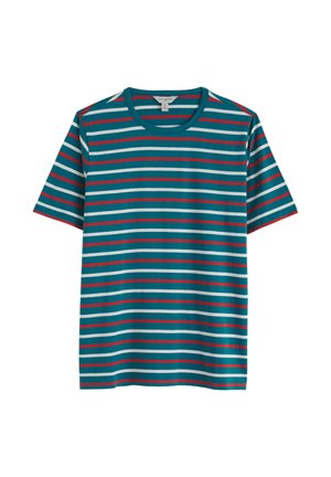 Türkizkék rövid ujjú póló vízszintes piros, fehér és sötét türkiz csíkokkal, kerek nyakkivágással.