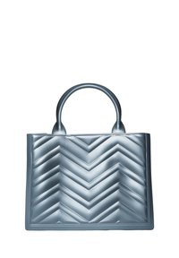 Sac fourre-tout bleu matelassé avec motif chevron, fabriqué en matière synthétique lisse et doté de deux poignées rondes. Forme rectangulaire compacte.