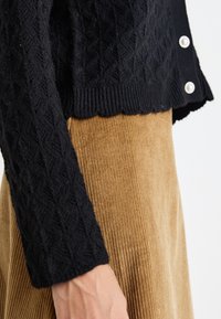 ONLY ONLLIANA LIFE V NECK CARDIGAN  - Cardigan - black