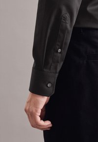 Seidensticker KENT X-SLIM FIT - Zakelijk overhemd - black