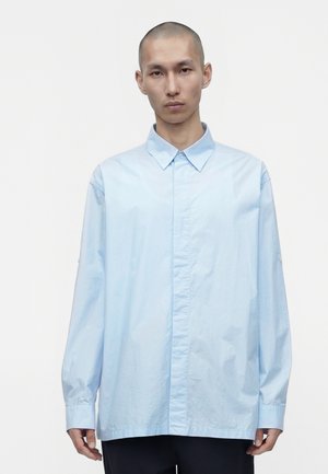 Filippa K ROLLED SLEEVE - Košeľa - light blue