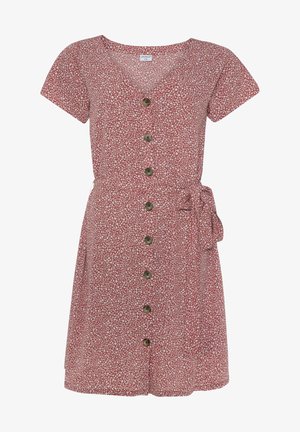 Robe fleurie rose à manches courtes avec boutons devant et ceinture à nouer à la taille côté droit, longueur genou avec col en V.
