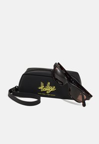 VOGUE Eyewear HAILEY BIEBER X VOGUE EYEWEAR - Lunettes de soleil - dark havana