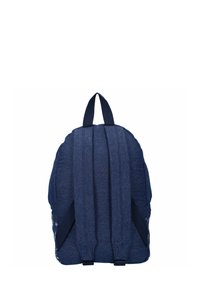 Mørkeblå rygsæk med rund form, lavet af denim-lignende stof, med polstrede skulderremme og et håndtag i toppen til bæring.