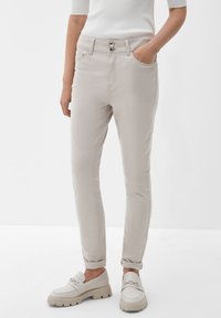 s.Oliver BLACK LABEL IZABELL - Vaqueros slim fit - helles beige