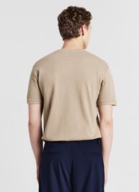 Calliope OPERATO - T-shirt basic - beige scuro