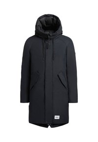 Parka neagră izolată cu glugă, cu fermoar frontal, nasturi de tip snap și două buzunare aplicate. Fabricată din material rezistent la apă.