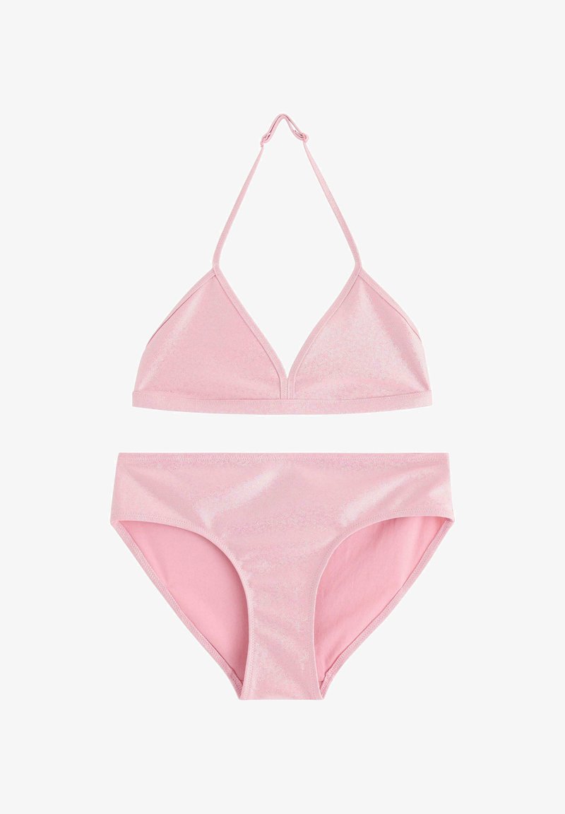 Różowy zestaw bikini z halterem, posiadający trójkątne miseczki oraz pasujące majtki. Materiał ma błyszczące wykończenie i gładką teksturę.
