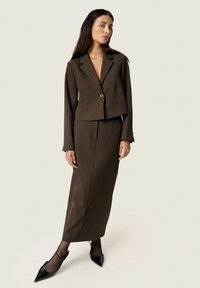 Soaked in Luxury Maxinederdele - brown melange suiting