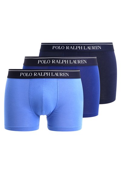Drie paar herenboxershorts in lichtblauw, donkerblauw en marineblauw, met elastische taillebanden met het "Polo Ralph Lauren" logo.