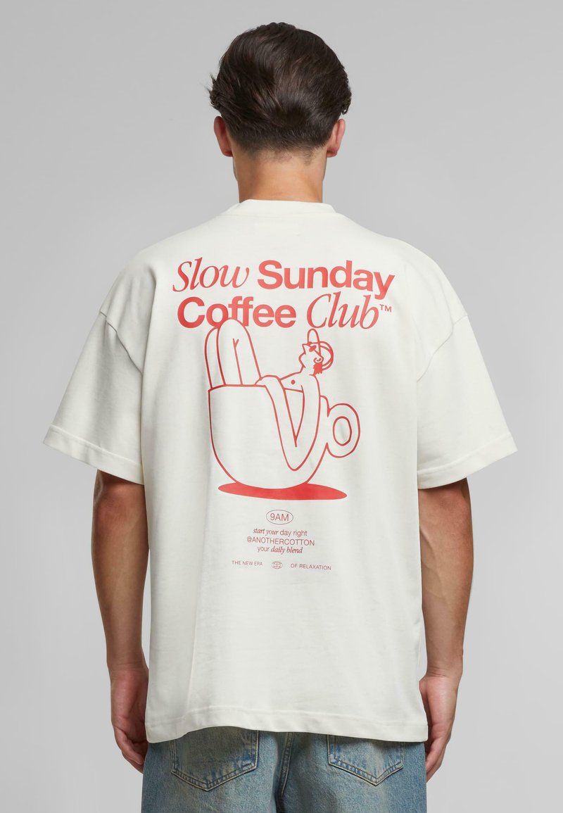 Another Cotton Lab - SLOW SUNDAY COFFE - Marškinėliai su spaudiniu - white, Padidinti