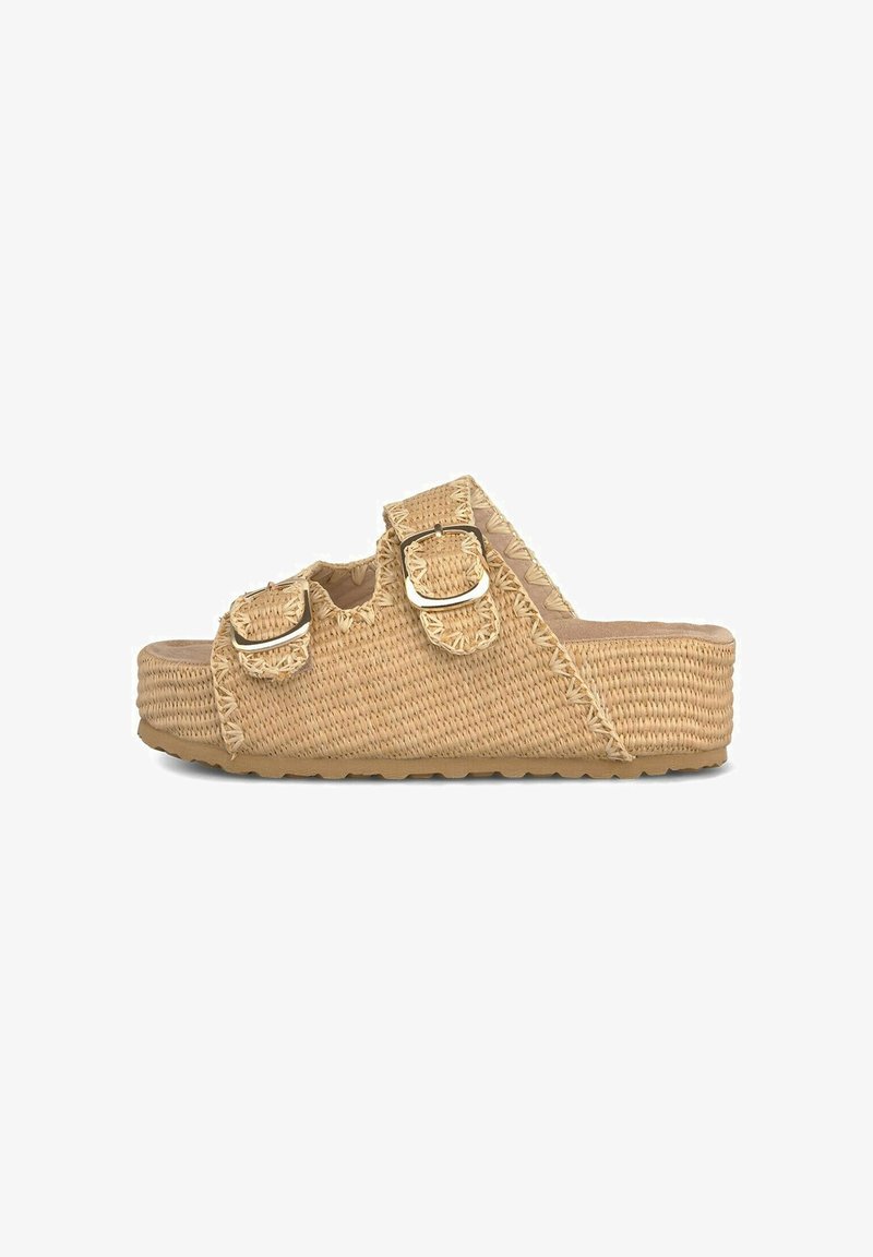 Sandalias de plataforma tejidas en beige con correas de doble hebilla. Superficie texturizada con detalles de costura y suela de goma para mayor tracción.