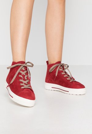 Vysoké tenisky - red