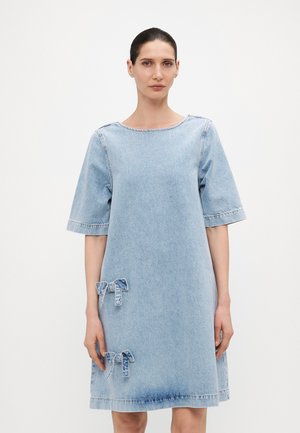 ONLGIGI BOW A SHAPE DRESS  - Robe en jean - light blue denim