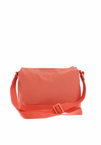 Sac bandoulière rectangulaire orange corail avec sangle réglable et fermeture éclair supérieure sur fond blanc.