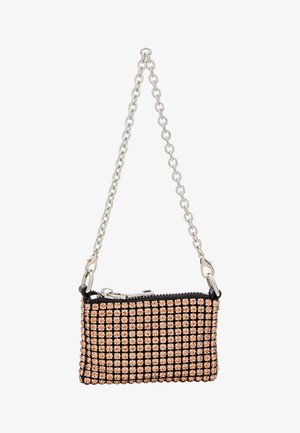 Fekete és rózsaarany kézitáska hálószerű dizájnnal, lánc pánttal, cipzáras záródással és díszítő strasszokkal.
