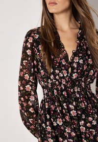 Apricot FLORAL RUFFLE - Freizeitkleid - black