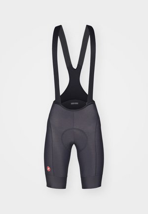 Černé cyklistické šortky s podšitým sedem, elastickými ramínky a kontrastním logem. Hladký materiál, střih do délky kolen, přiléhavý design.