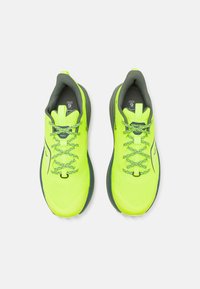 Saucony XODUS ULTRA 3 - Löparskor terräng - citron/bough