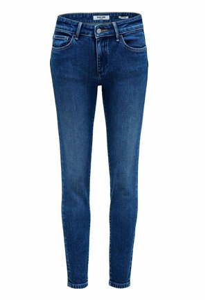 Jeans de mezclilla azul oscuro ajustados con cierre de botón, presillas para cinturón, bolsillos frontales y detalles de costura sutiles. Textura suave, diseño clásico.