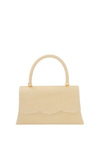 Beige struktureret håndtaske med en tekstureret overflade, buet top og en bølget klap. Har en kort håndtag med gyldne hardware-detaljer.