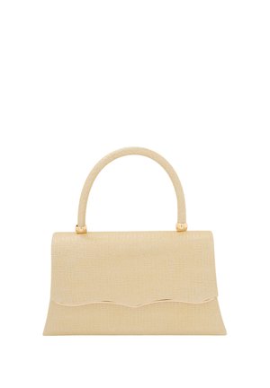 Beige gestructureerde handtas met een textuurafwerking, een gebogen bovenkant en een golvende klep. Voorzien van een kort handvat met gouden hardwareaccenten.