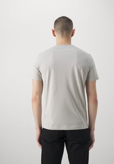 Tiger of Sweden DILLAN - Basic T-shirt - grey sand
