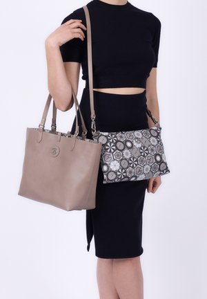 Gattinoni, GATTINONI TASCHE TEOD.REVERS. M. SHOPPING BAG.. - Bolso de mano - taupe java