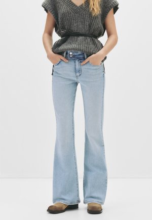 Bootcut farmer - light-blue denim