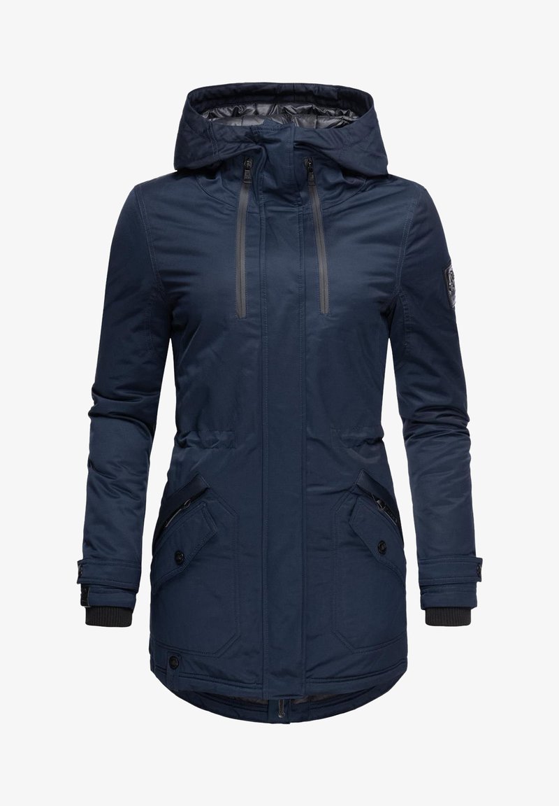 Tamsiai mėlyna izoliacija striukė su kapišonu, turinti du vertikalius užtrauktukus, šonines kišenes ir raukšlėtus rankogalius. Lygus, vandeniui atsparus audinys.